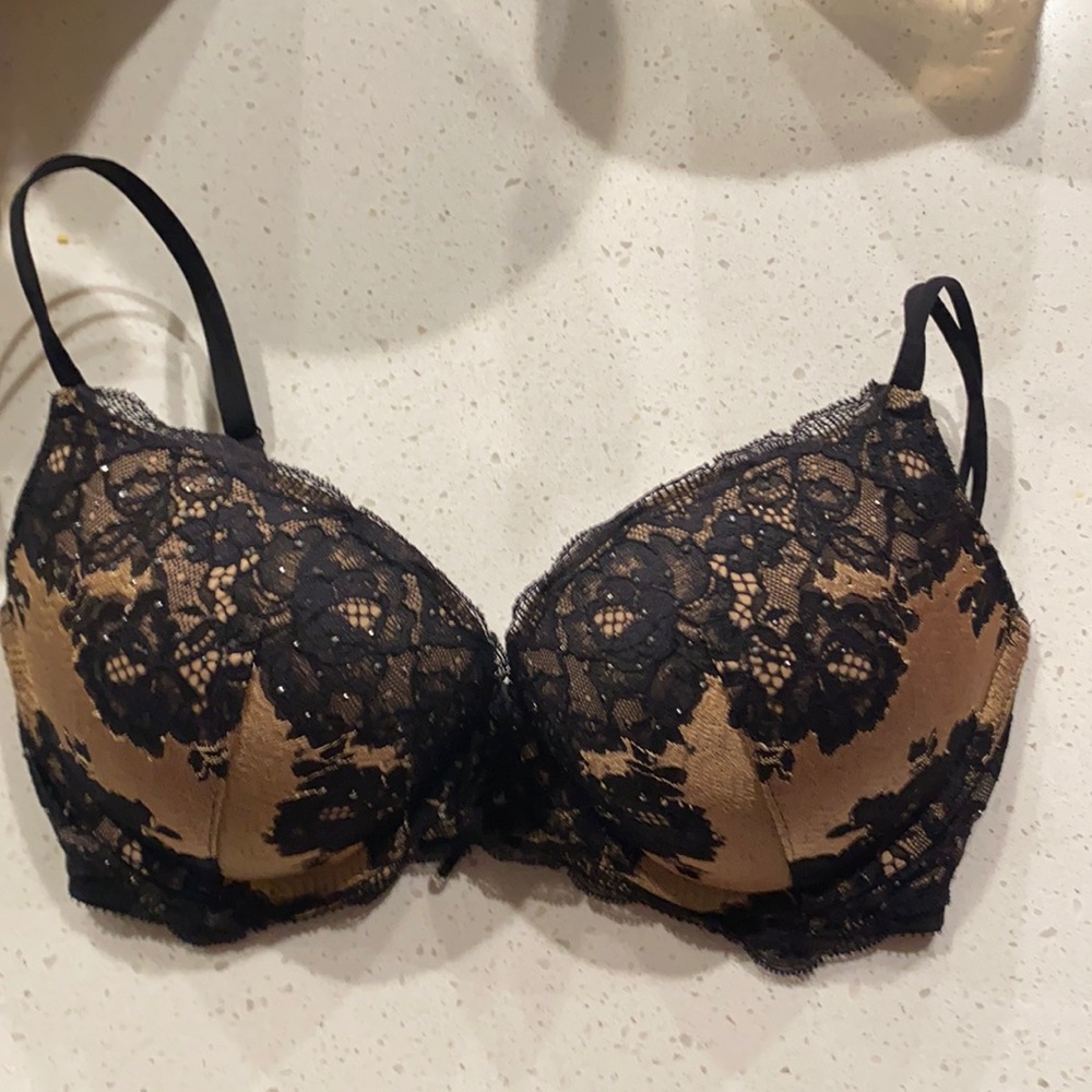 VICTORIA SECRET /PUSH UP PIGEONNANT